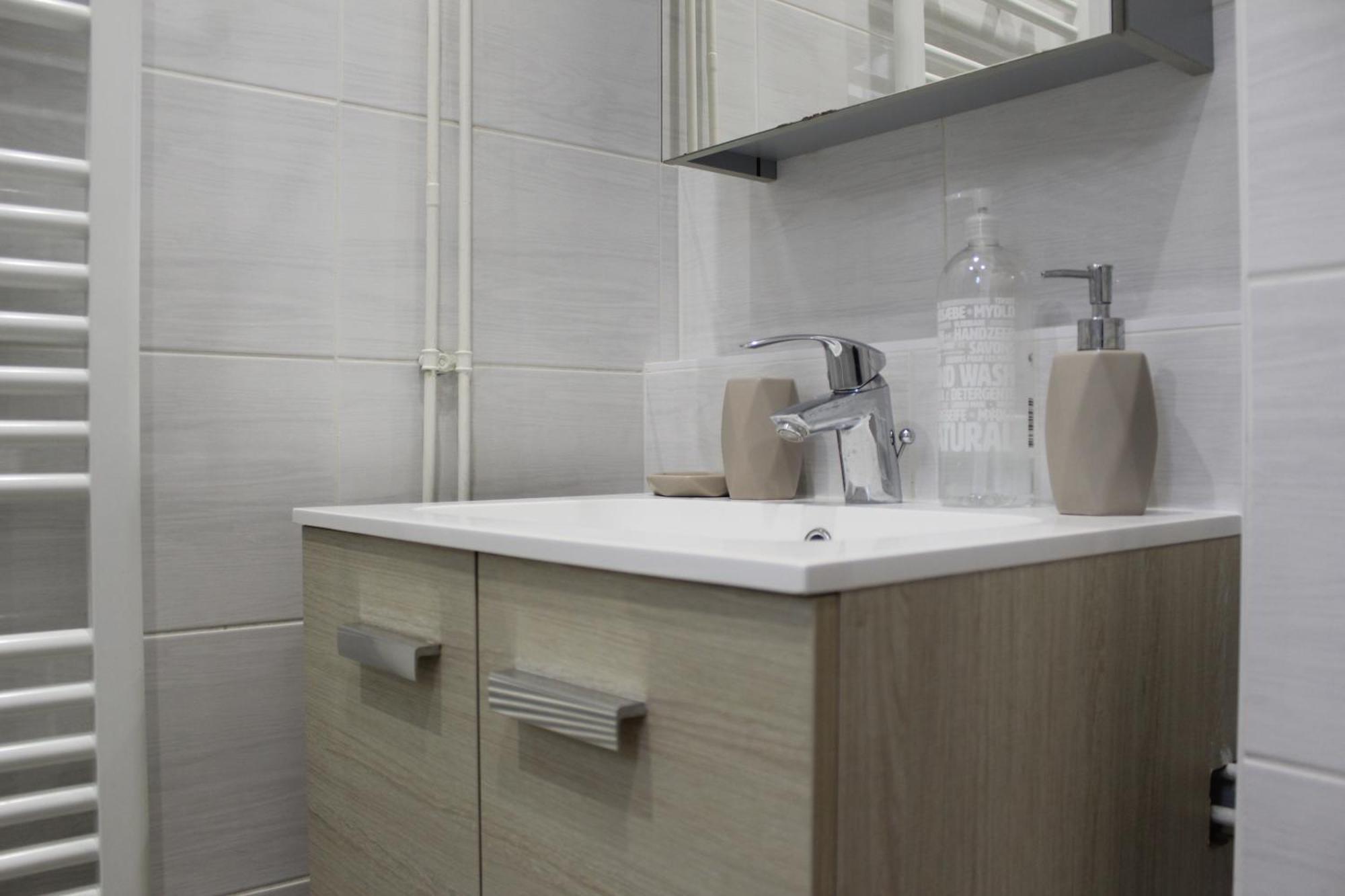 Logement Calme + Stationnement Troyes Exterior photo